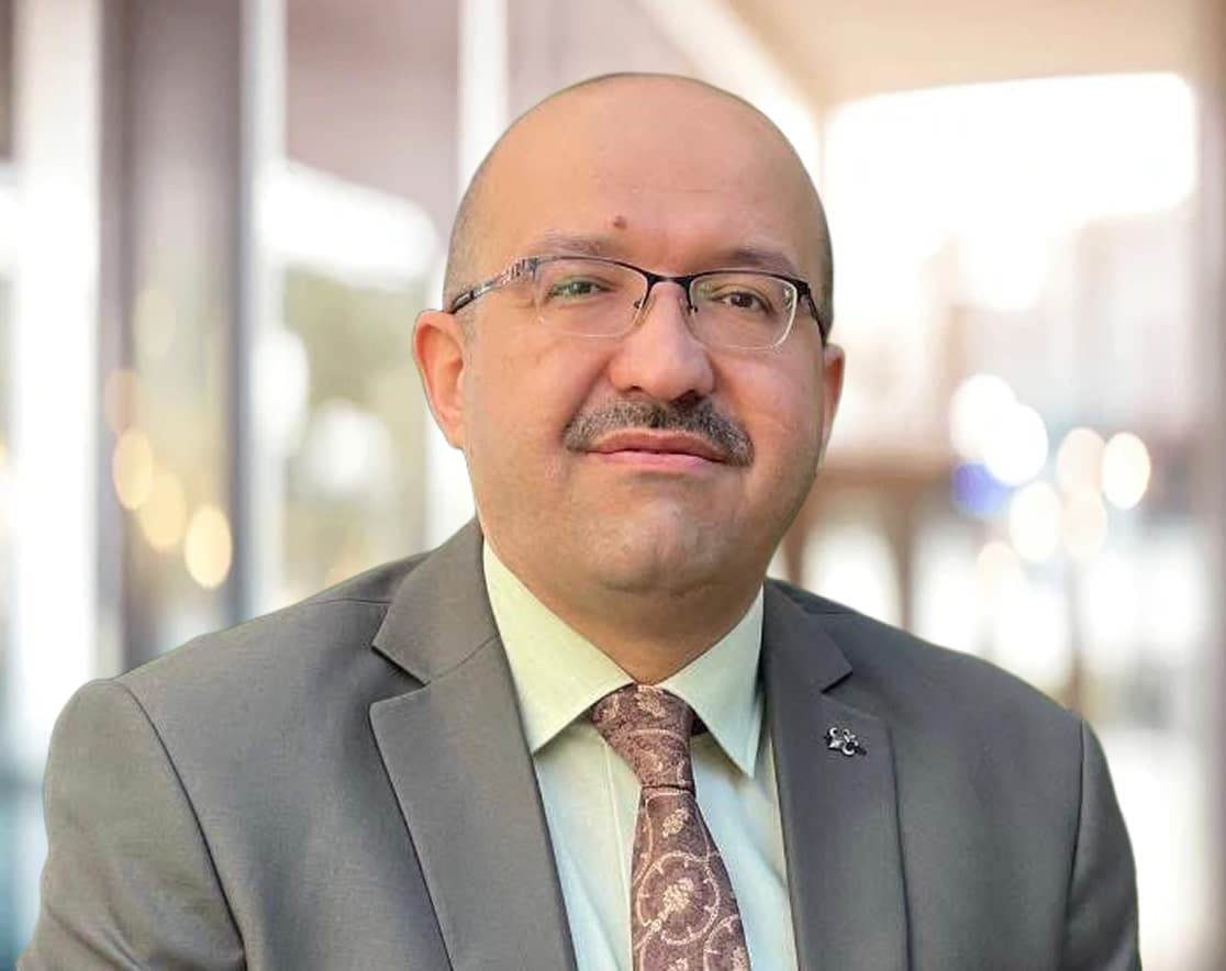 صورة شخصية للدكتور عبيدة ماجد